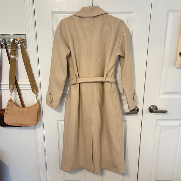 Light beige coat - Picture 3 of 4